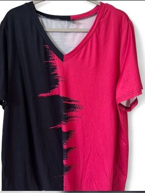 SHEIN Black and Hot Pink Curve 2XL V‑Neck Tee